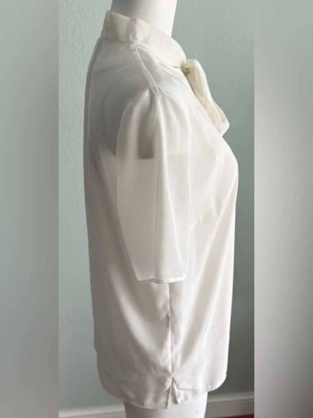 CHANEL Uniform ivory Blouse Shirt Tie Bow Pearl Buttons Polyester 38/6 - Picture 4 of 16